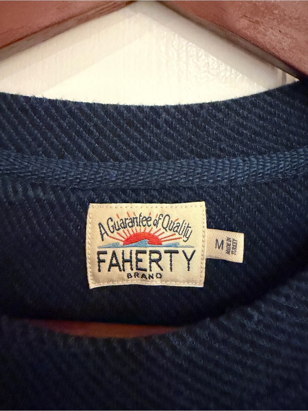Faherty Legend Crew Neck Sweater Men’s Medium Navy Twill Knit - Picture 12 of 16